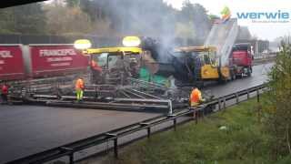 Vögele SUPER 30002 im Einsatz auf der A10 Berliner Ring [upl. by Adnahsal]