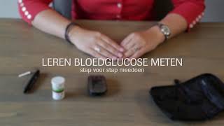 AccuChek® Softclix prikpen en pennaalden  Instructievideo [upl. by Ainessey]